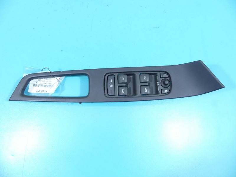 Блок кнопок склопідйомників Volvo V60 31334348