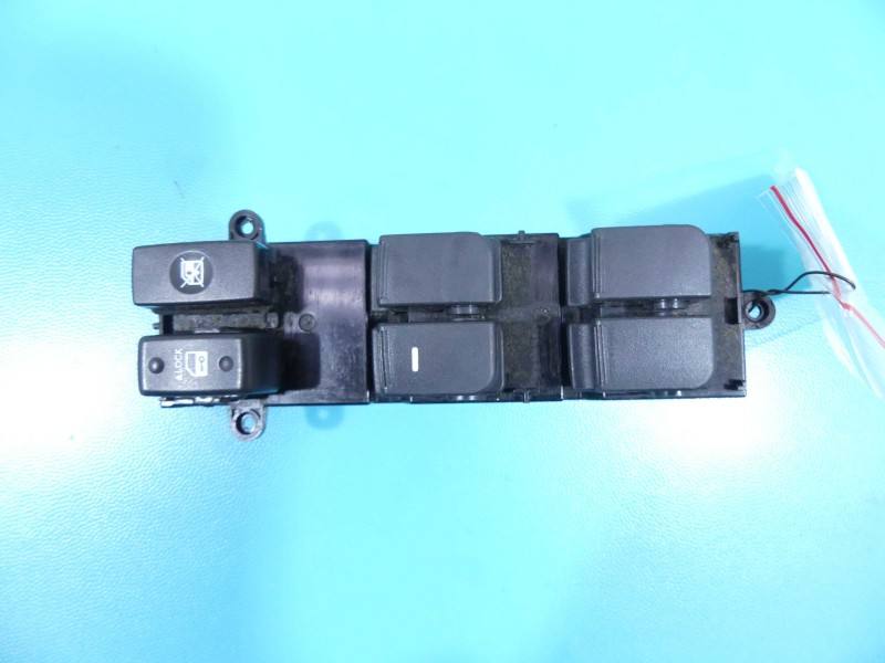 Блок кнопок склопідйомників Kia Soul 93570-2K000