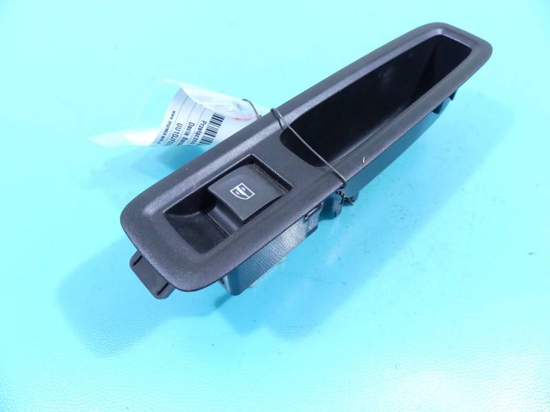Блок кнопок склопідйомників Dacia Sandero 829600971R