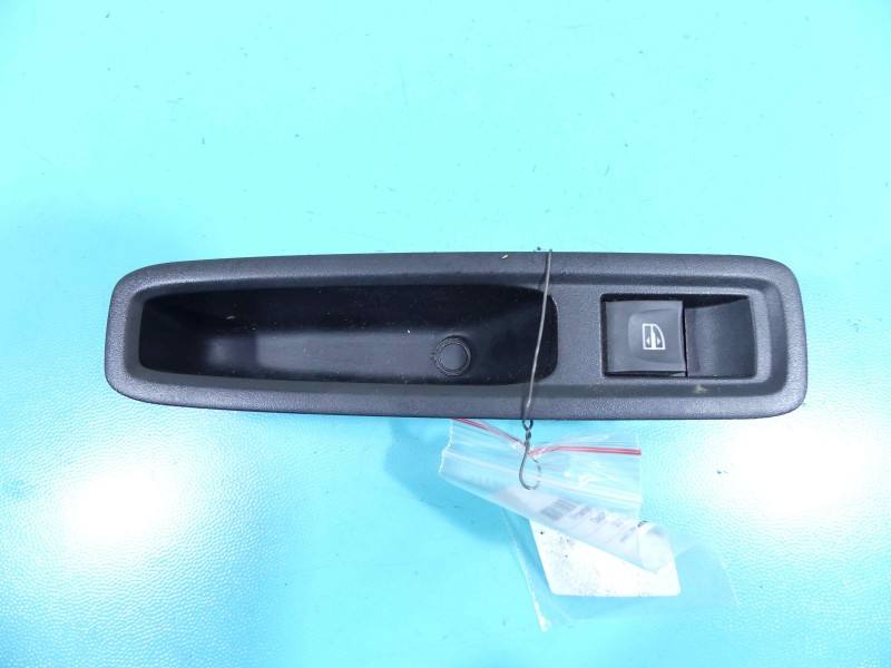 Блок кнопок склопідйомників Dacia Sandero 829600971R — фото деталі 2