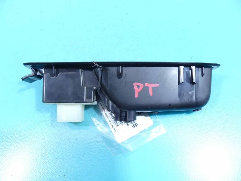 Блок кнопок склопідйомників Dacia Sandero 829600971R — фото деталі 3