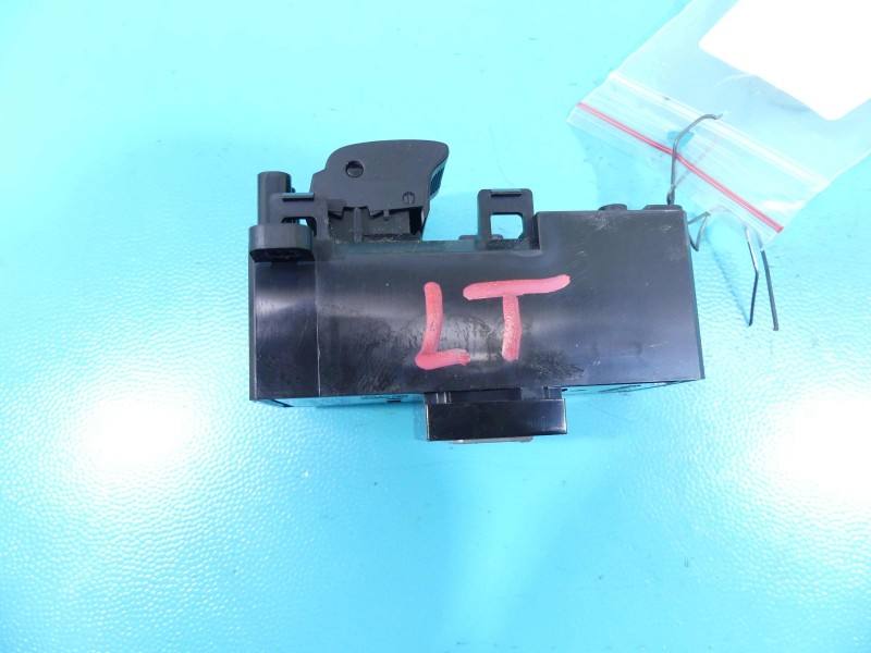 Блок кнопок склопідйомників Honda HR-V 35780-T7S-G01 — фото деталі 3