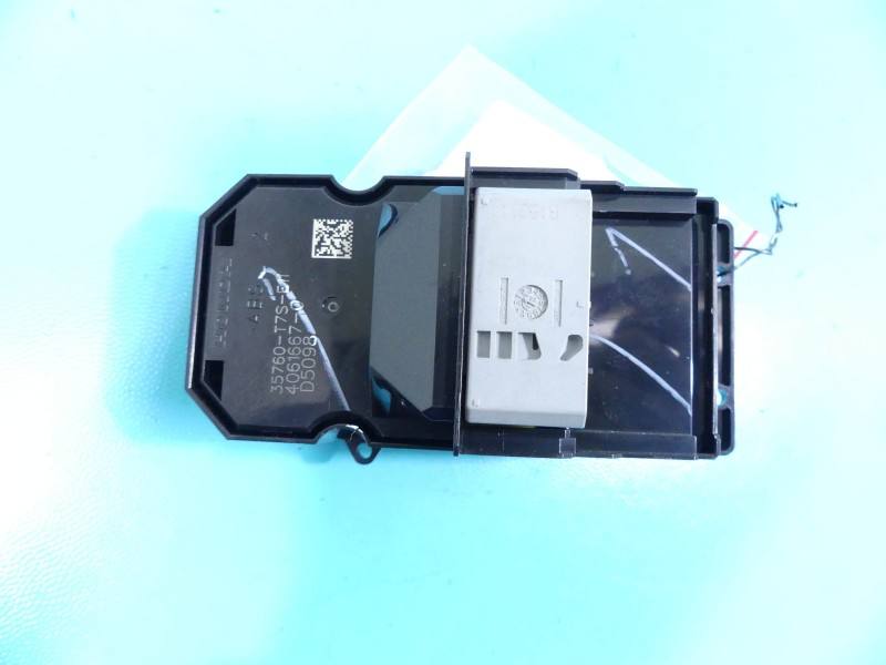 Блок кнопок склопідйомників Honda HR-V 35760-T7S-E11 — фото деталі 3