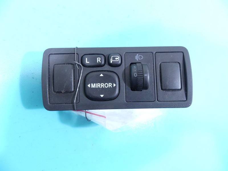 Блок кнопок склопідйомників Toyota Avensis T25