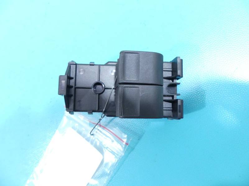 Блок кнопок склопідйомників Citroen C1 CZ114-0C80A