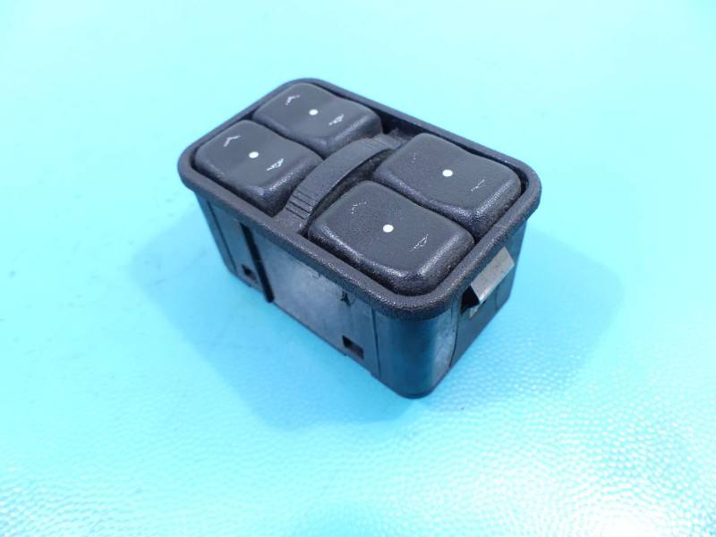 Блок кнопок склопідйомників Opel Zafira A 90561086