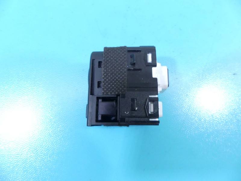 Блок кнопок склопідйомників Kia Ceed 93530-J7200 — фото деталі 3