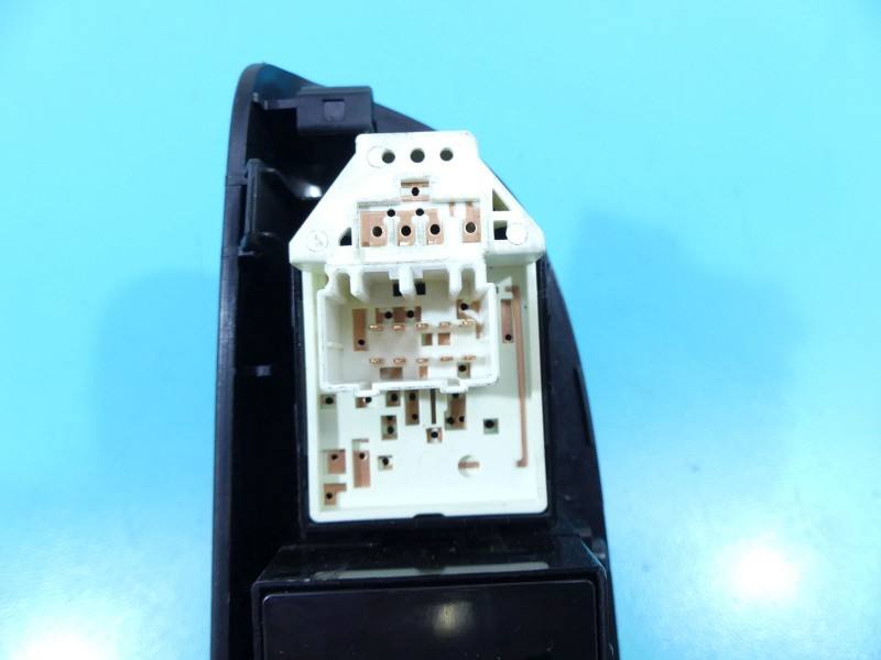 Блок кнопок склопідйомників Kia Venga 37949A-1110 — фото деталі 5