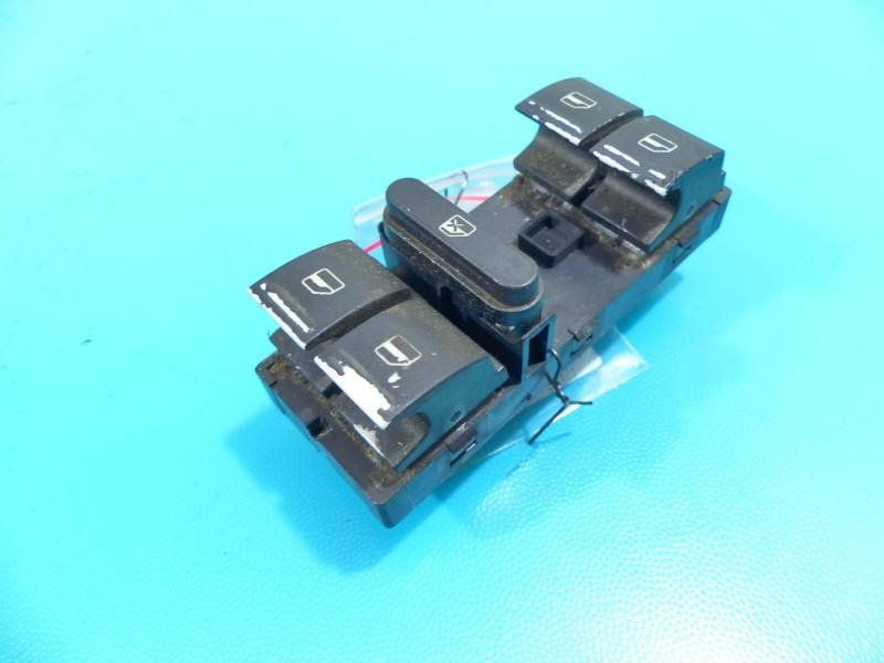 Блок кнопок стеклоподъемников Seat Altea 1K4959857