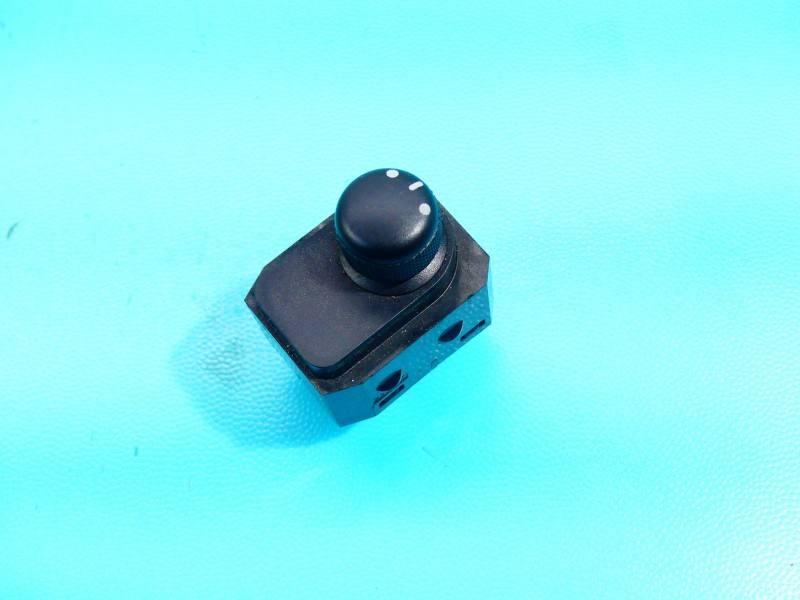 Блок кнопок склопідйомників Suzuki Splash 62J000258T