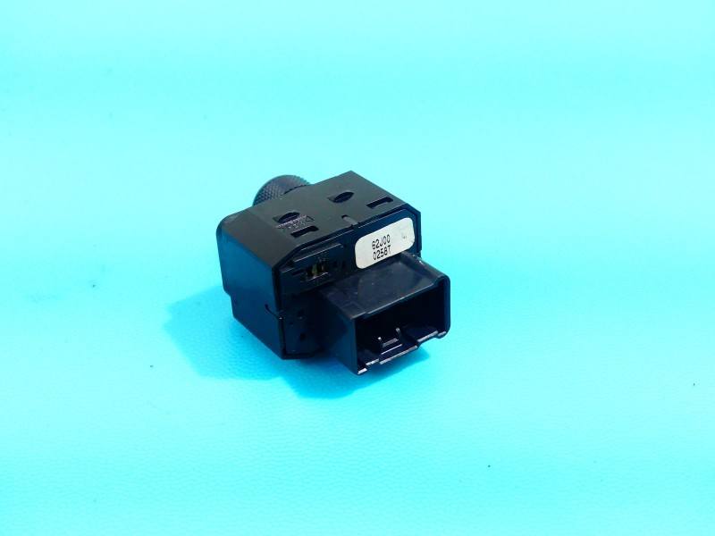 Блок кнопок склопідйомників Suzuki Splash 62J000258T — фото деталі 7