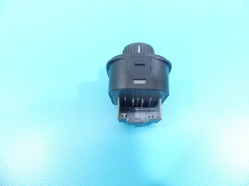 Блок кнопок склопідйомників Skoda Superb 2 3T0959565 — фото деталі 5