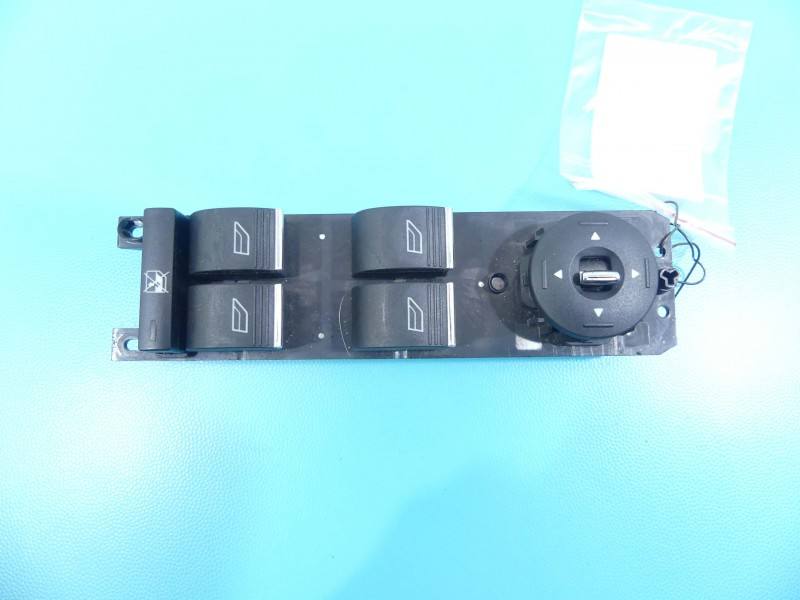 Блок кнопок склопідйомників Ford B-Max AM5T-14A132-AA