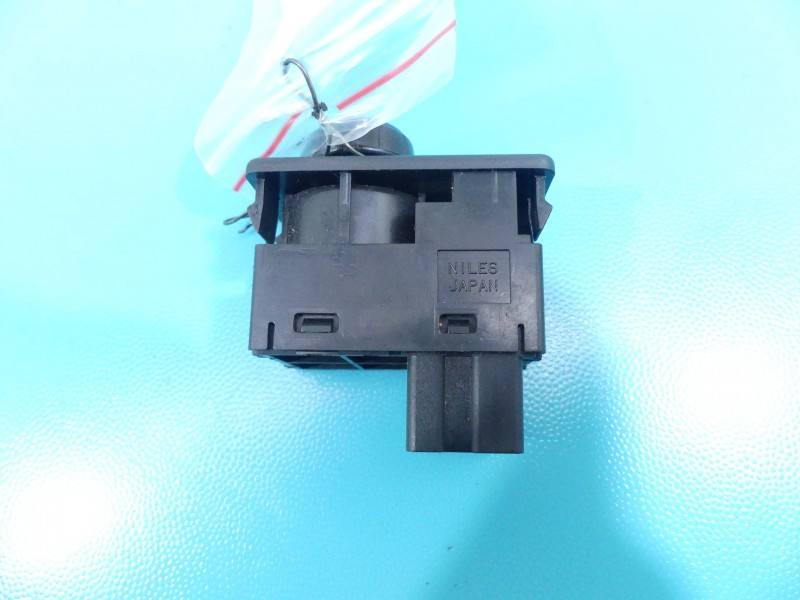 Блок кнопок стеклоподъемников Nissan Almera — фото детали 3