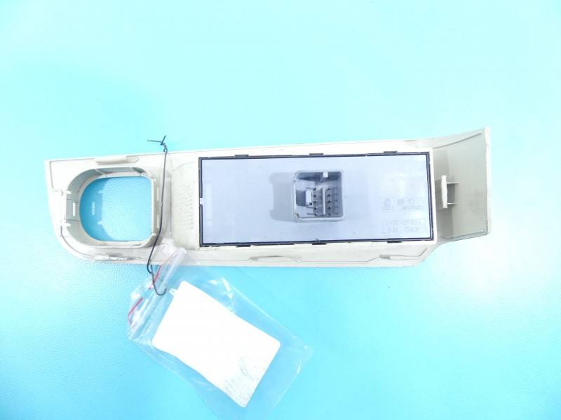 Блок кнопок склопідйомників Skoda Superb 2 1Z0959858B — фото деталі 3