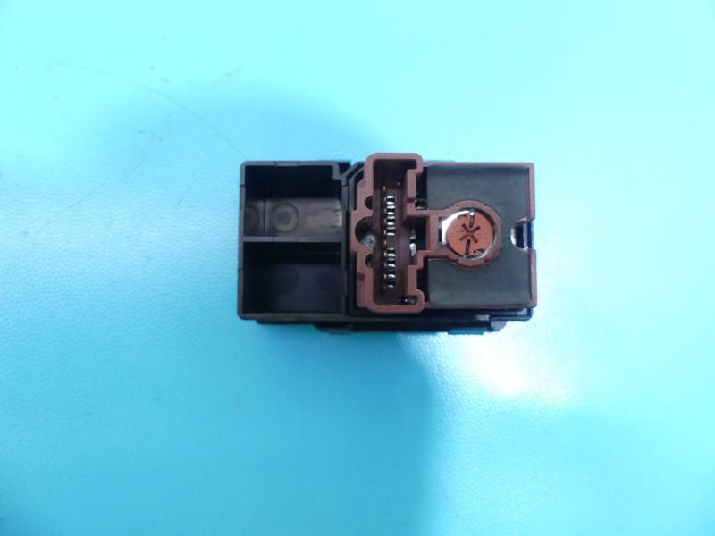 Блок кнопок склопідйомників Toyota Land Cruiser 588-1G18 — фото деталі 3