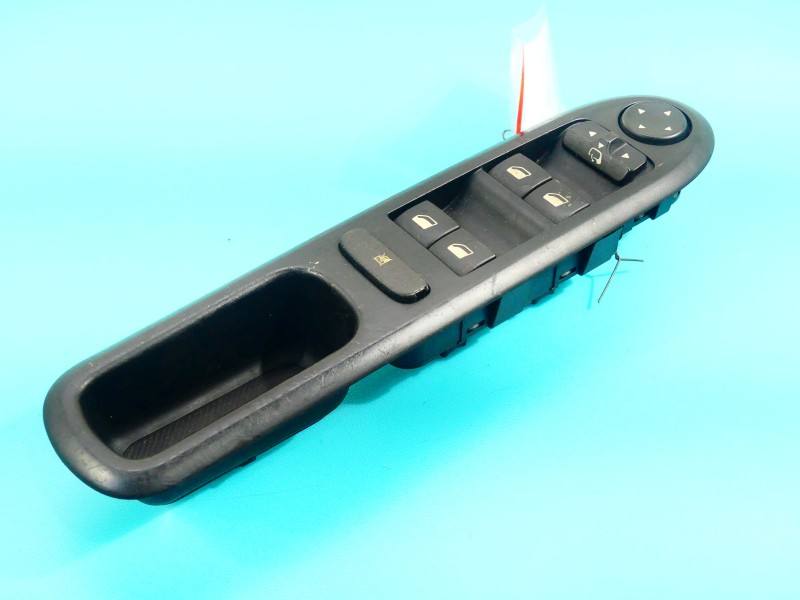 Блок кнопок склопідйомників Peugeot 407 96468704XT