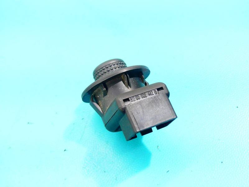 Блок кнопок стеклоподъемников Renault Master 8200002442B — фото детали 5
