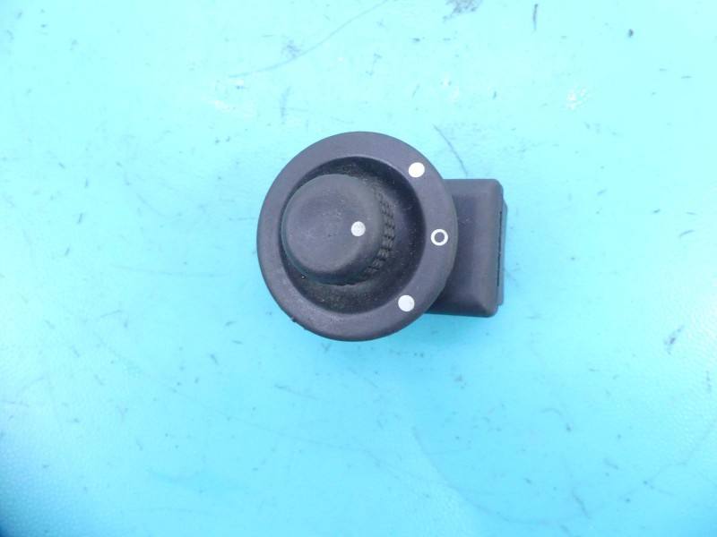 Блок кнопок склопідйомників Renault Laguna 8200002442A