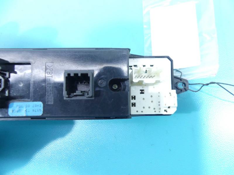 Блок кнопок склопідйомників Mazda CX-7 EH6766350 — фото деталі 5