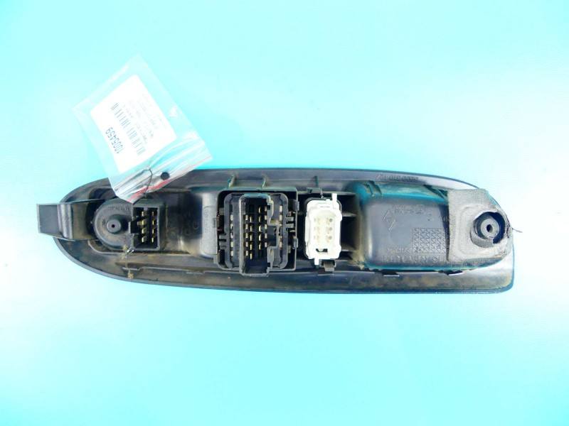 Блок кнопок стеклоподъемников Renault Clio 8200319427 — фото детали 4