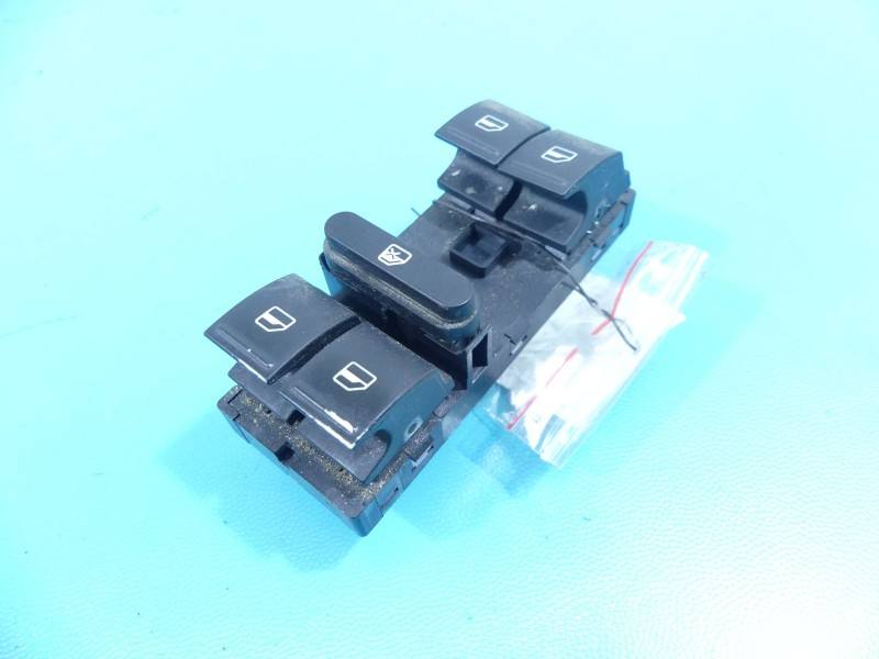 Блок кнопок стеклоподъемников Volkswagen Jetta 1K4959857A