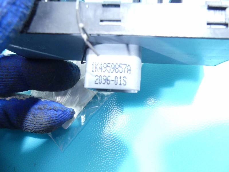 Блок кнопок стеклоподъемников Volkswagen Jetta 1K4959857A — фото детали 4
