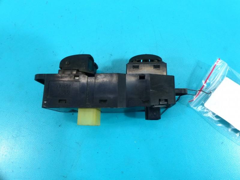 Блок кнопок стеклоподъемников Hyundai H1 93570-4A000 — фото детали 2