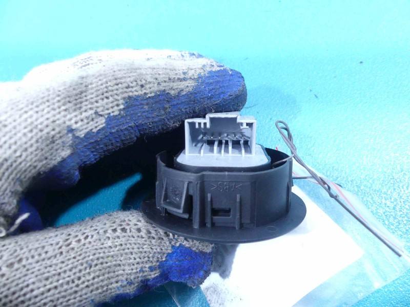 Блок кнопок стеклоподъемников Volkswagen Scirocco 1K8959565 — фото детали 4