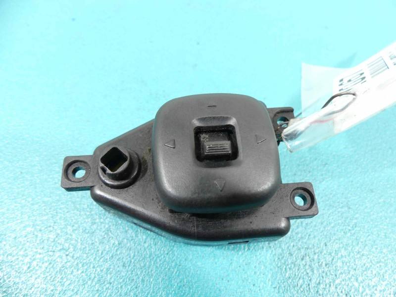 Блок кнопок стеклоподъемников Mazda 323F