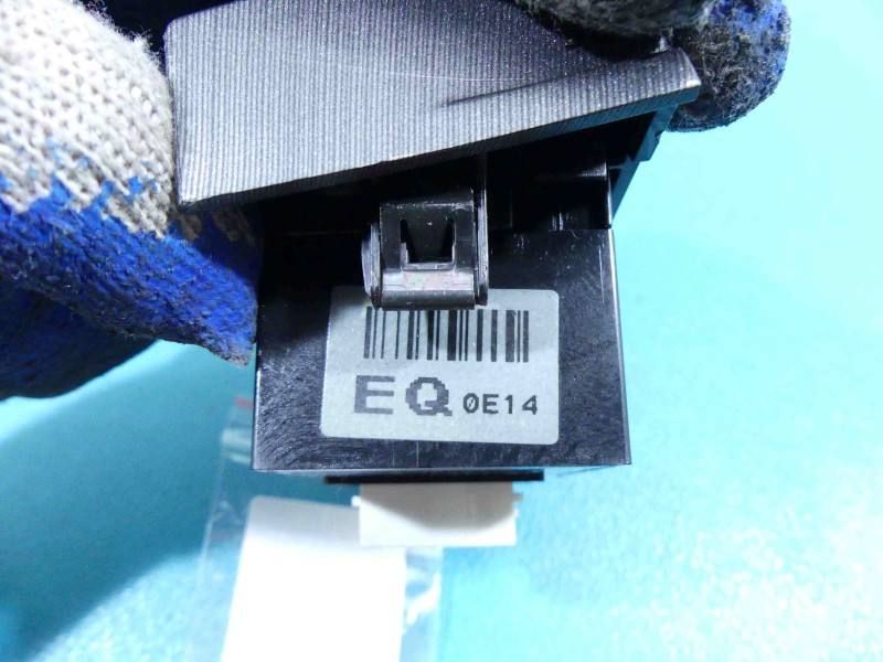 Блок кнопок склопідйомників Chevrolet Captiva EQ0E14 — фото деталі 5
