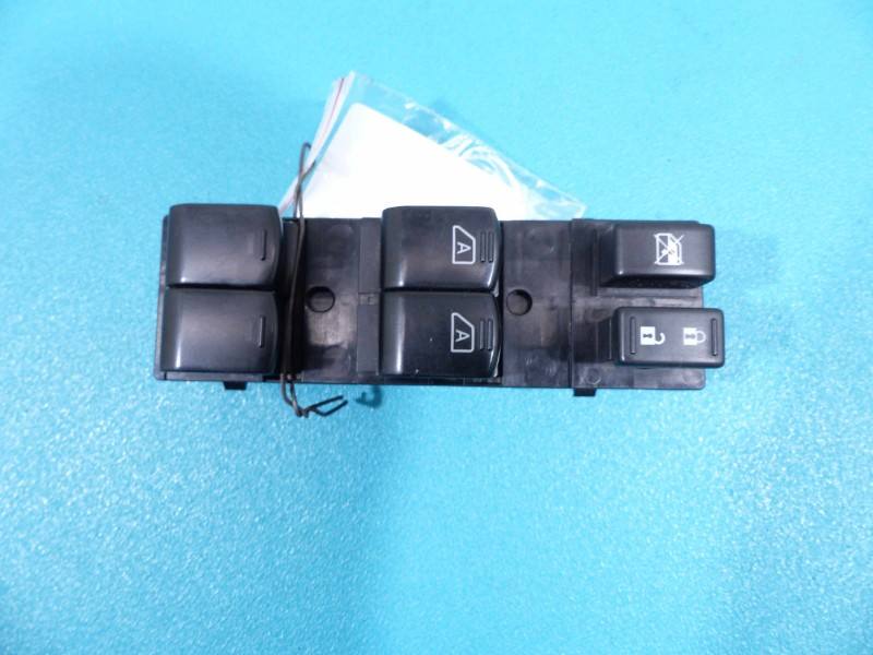 Блок кнопок склопідйомників Nissan Maxima 254019N00E