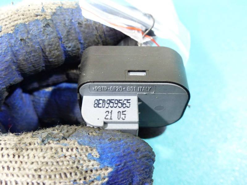 Блок кнопок склопідйомників Audi A4 B7 8E0959565 — фото деталі 4