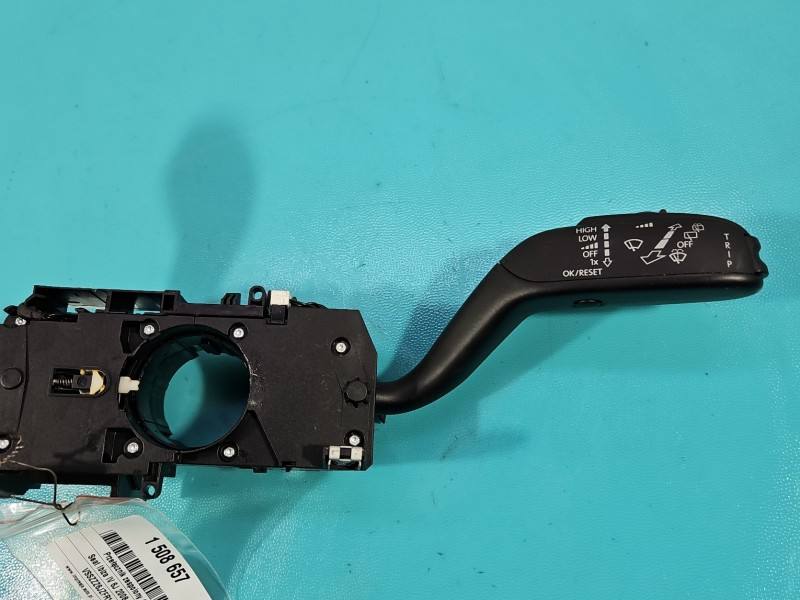 Тубус підрульовий блок перемикачів Seat Ibiza 6R0953521G — фото деталі 2