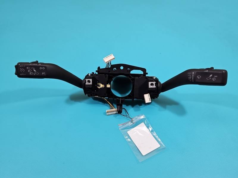 Тубус підрульовий блок перемикачів Volkswagen Jetta 1K5953507T