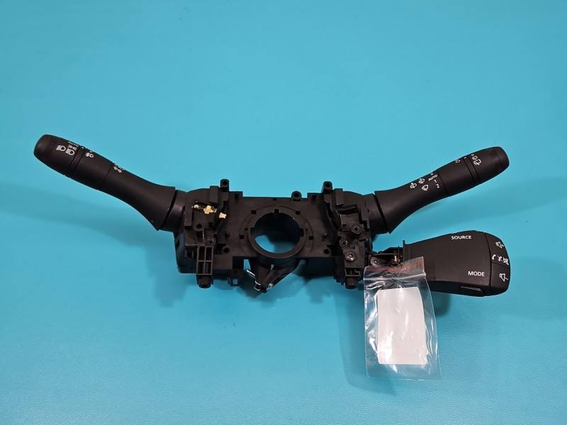 Тубус підрульовий блок перемикачів Dacia Sandero 255670975R