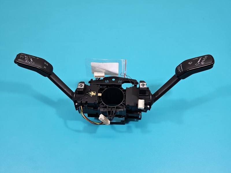 Тубус підрульовий блок перемикачів Skoda Octavia 3 5Q0953513R