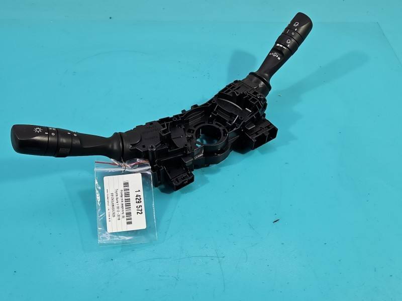 Тубус підрульовий блок перемикачів Toyota Auris 02740-17F849