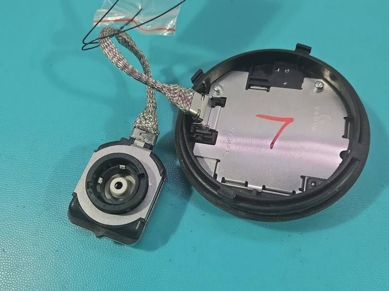 Блок розпалу ксенону Toyota Rav4 85967-45010