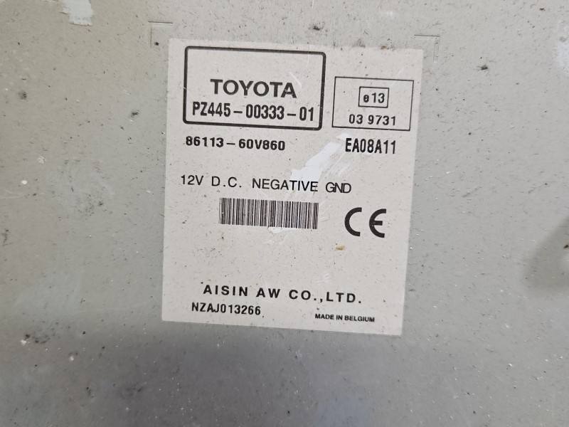 Штатна магнітола радіо Toyota Avensis T27 86113-60V860 — фото деталі 7