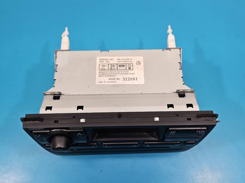 Штатна магнітола радіо Toyota Avensis T22 86110-05010 — фото деталі 4
