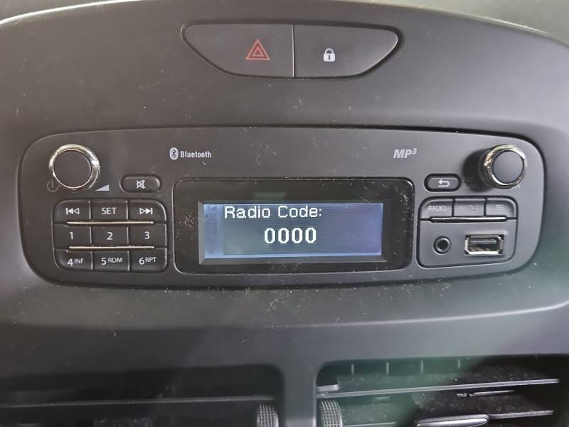 Штатна магнітола радіо Renault Clio 281159981R