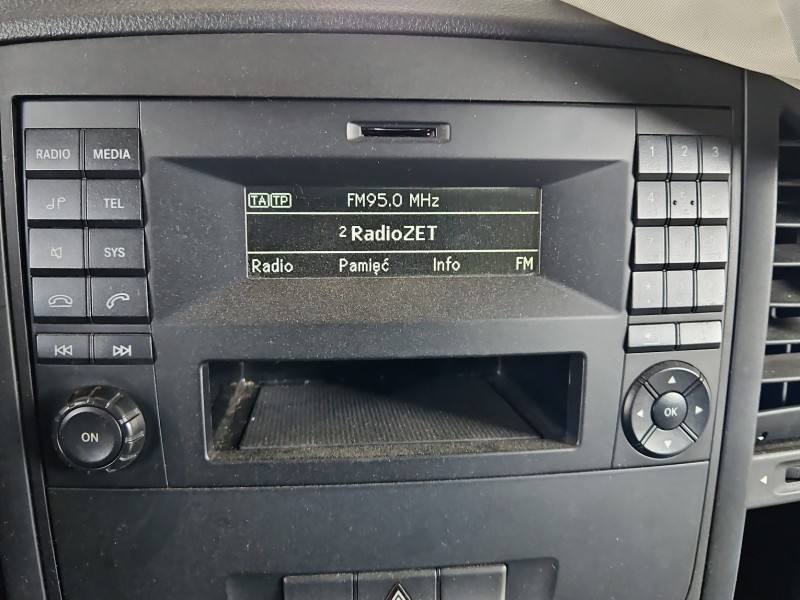 Штатная магнитола радио Mercedes Vito A4479002305