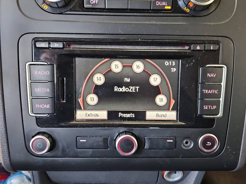 Штатная магнитола радио Volkswagen Touran 3C0035279