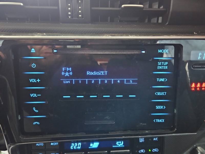 Штатна магнітола радіо Toyota Auris 86120-02J60