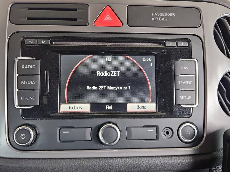 Штатная магнитола радио Volkswagen Tiguan 3C0035270