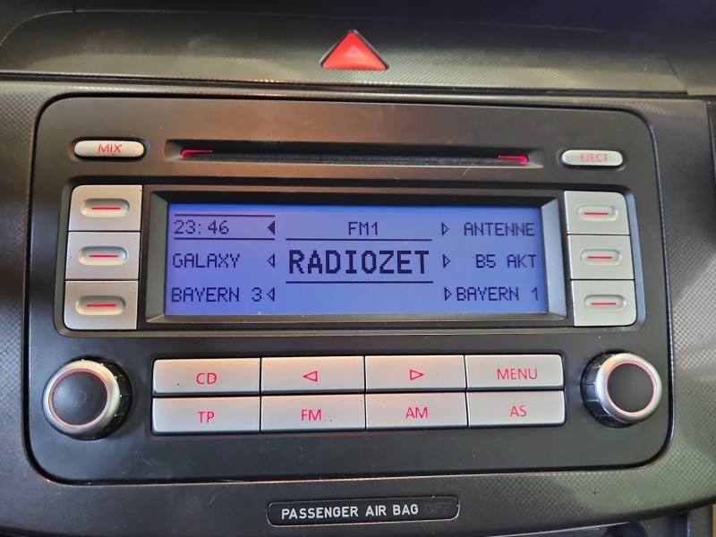 Штатна магнітола радіо Volkswagen Passat B6 1K0035186R