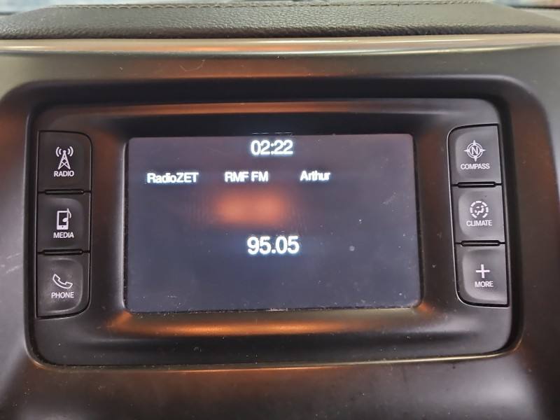 Штатна магнітола радіо Jeep Cherokee P05091377AE