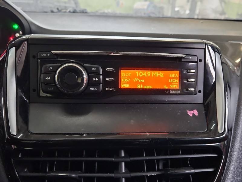 Штатная магнитола радио Peugeot 208 98030745ZD