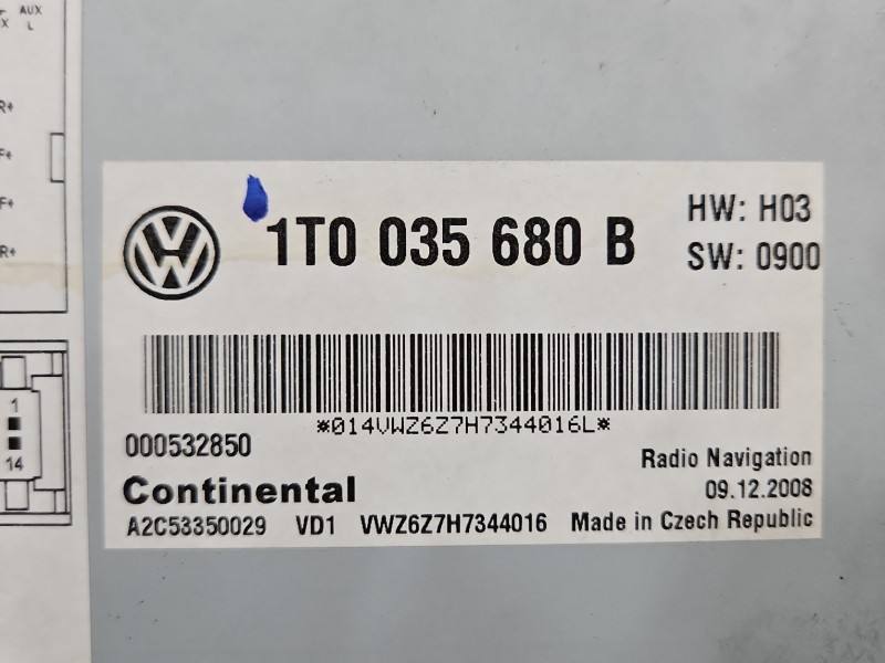 Штатна магнітола радіо Volkswagen Passat CC 1T0035680B — фото деталі 5